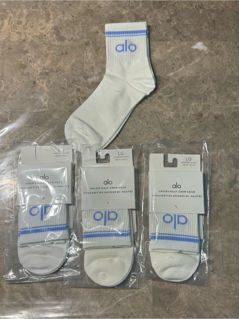 New Women’s Alo Socks 3 pairs
Packaging states size Large they fit sizes 6-11